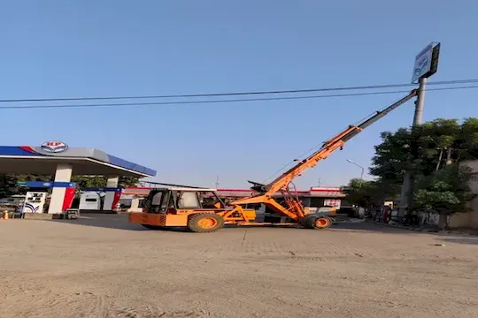 Heavy lifting crane services in Rajasthan