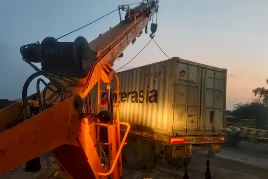 Heavy lifting crane services in Rajasthan