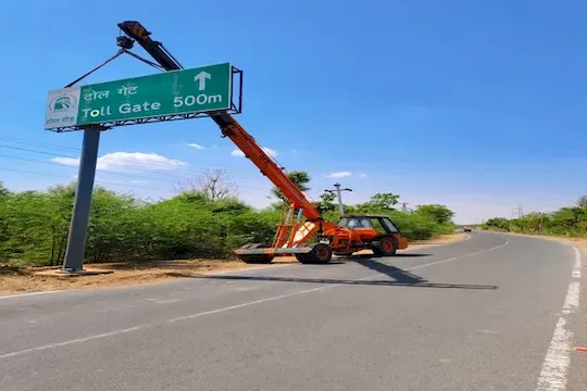 Heavy lifting crane services in Rajasthan