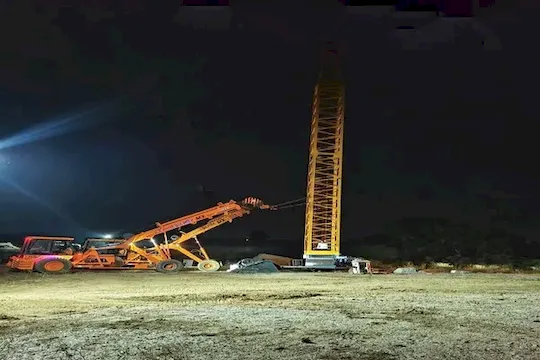 Loading and unloading crane services