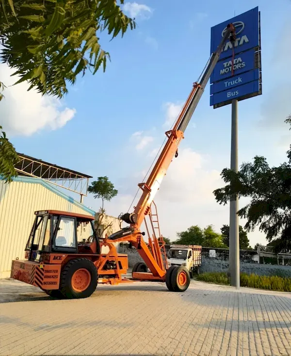 Truck mounted heavy lifting crane services for industrial, infrastructure, and construction projects across India